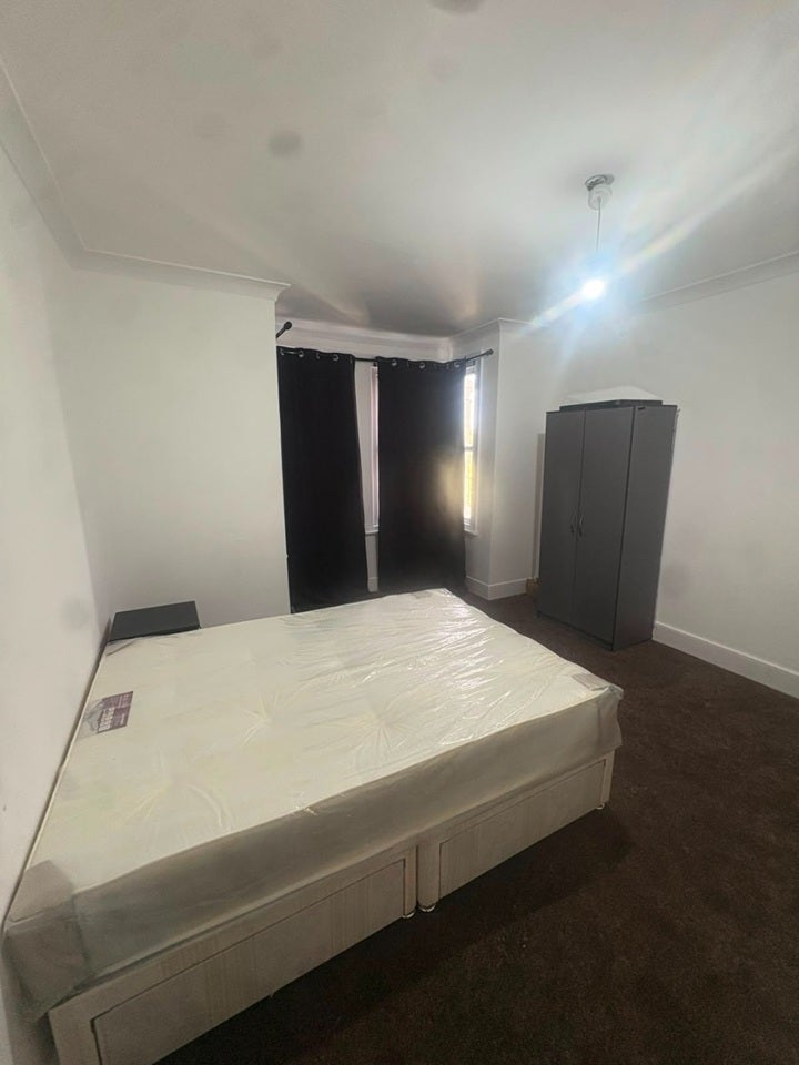 Room Quebec Road in Greater London