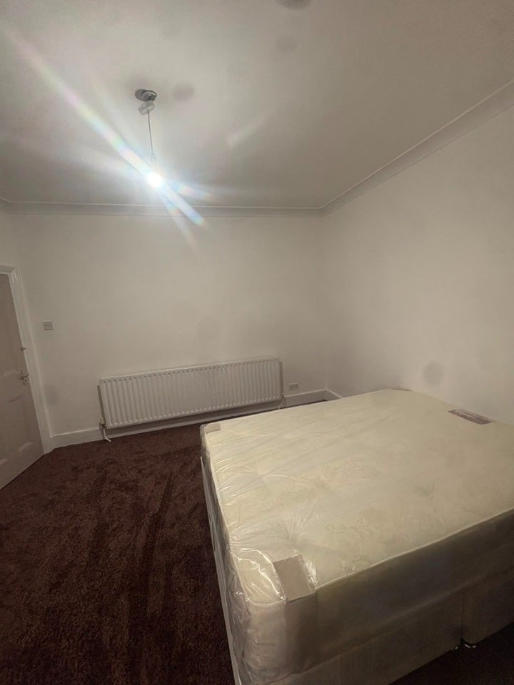 Room Quebec Road in Greater London