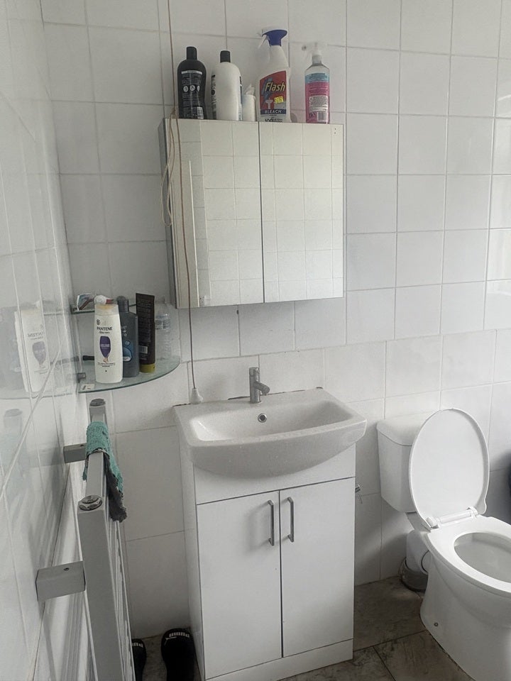 Room Quebec Road in Greater London