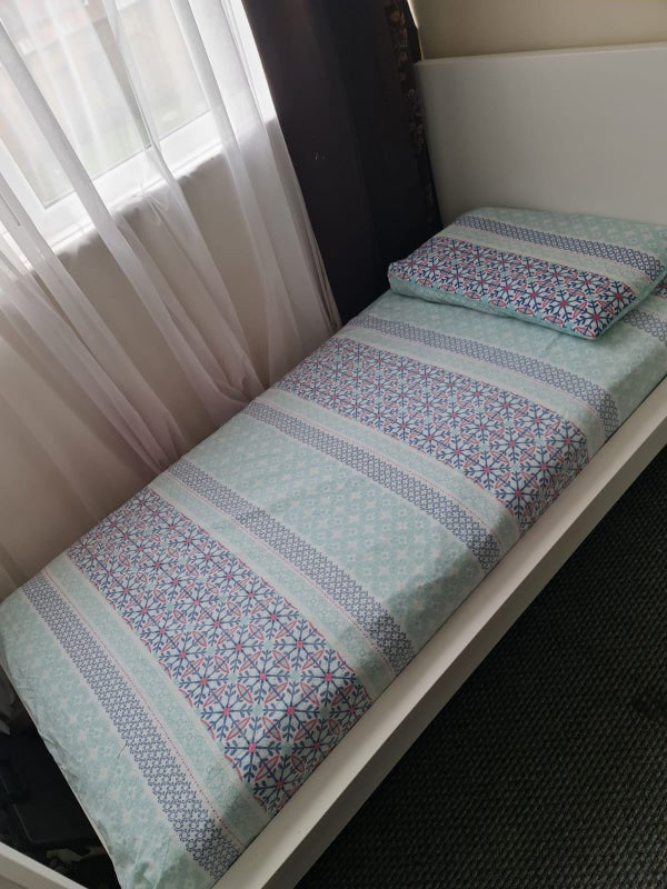 Room Grant Road in Greater London