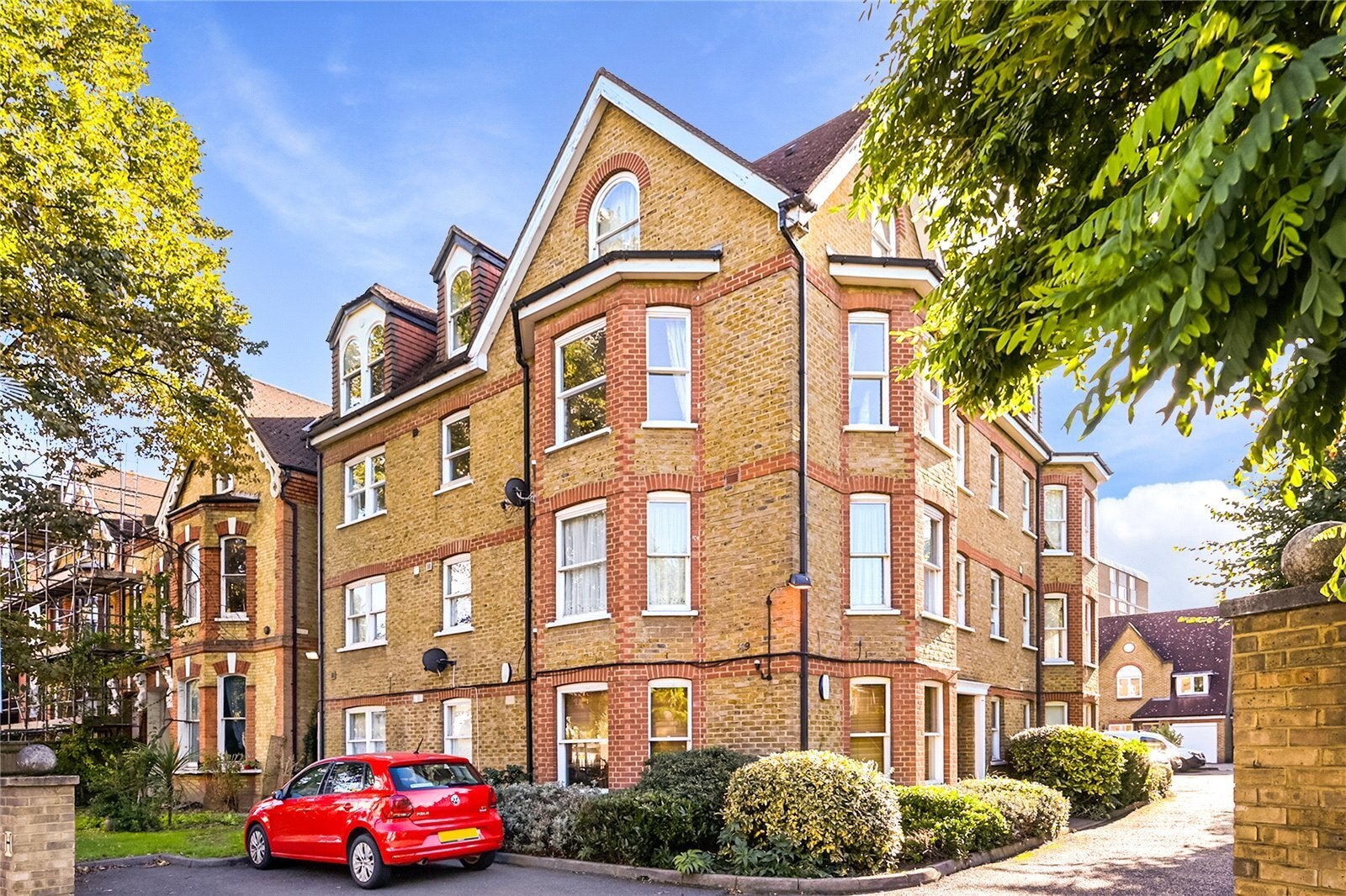 Flat Trinity Road in Greater London