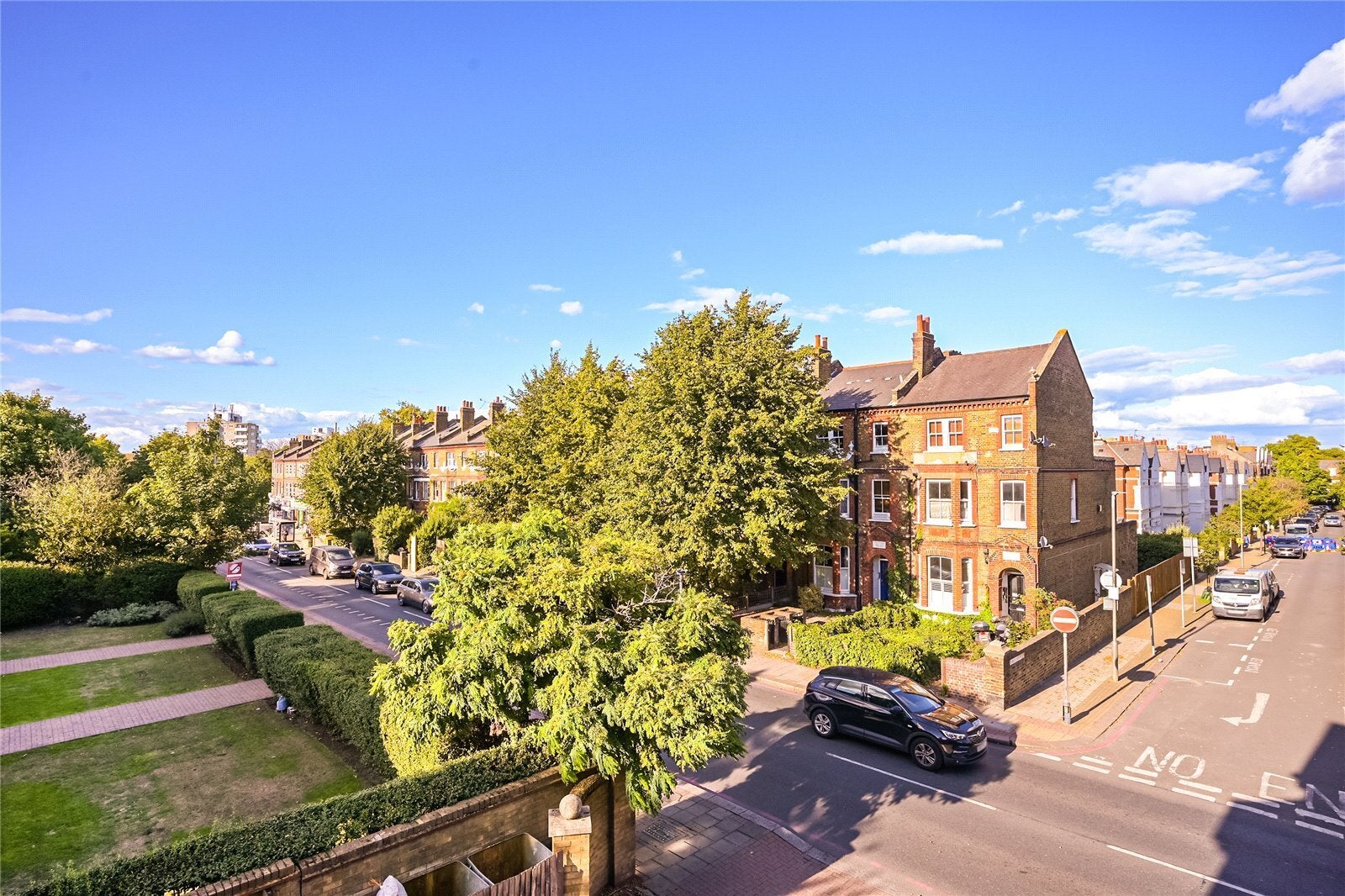 Flat Trinity Road in Greater London