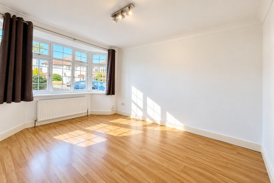 House Fairfax Close in Elmbridge
