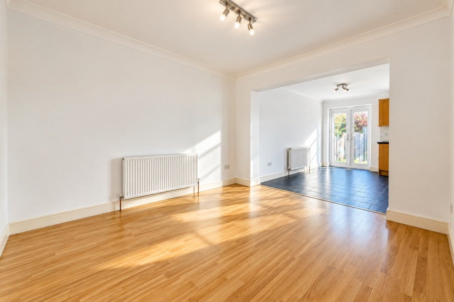 House Fairfax Close in Elmbridge
