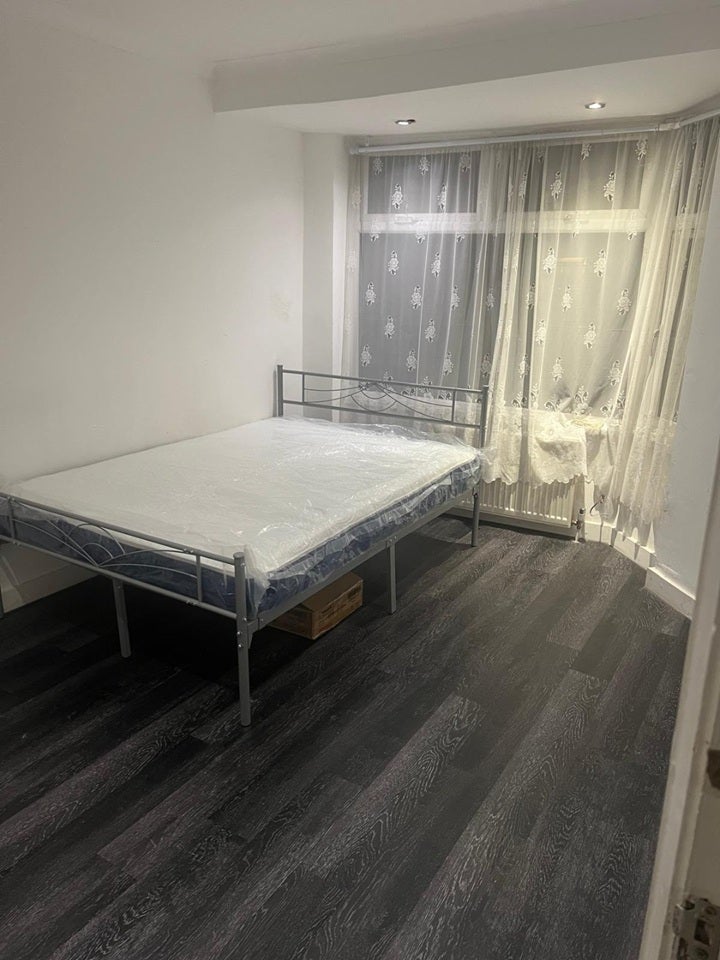Room Athelstone Road in Greater London