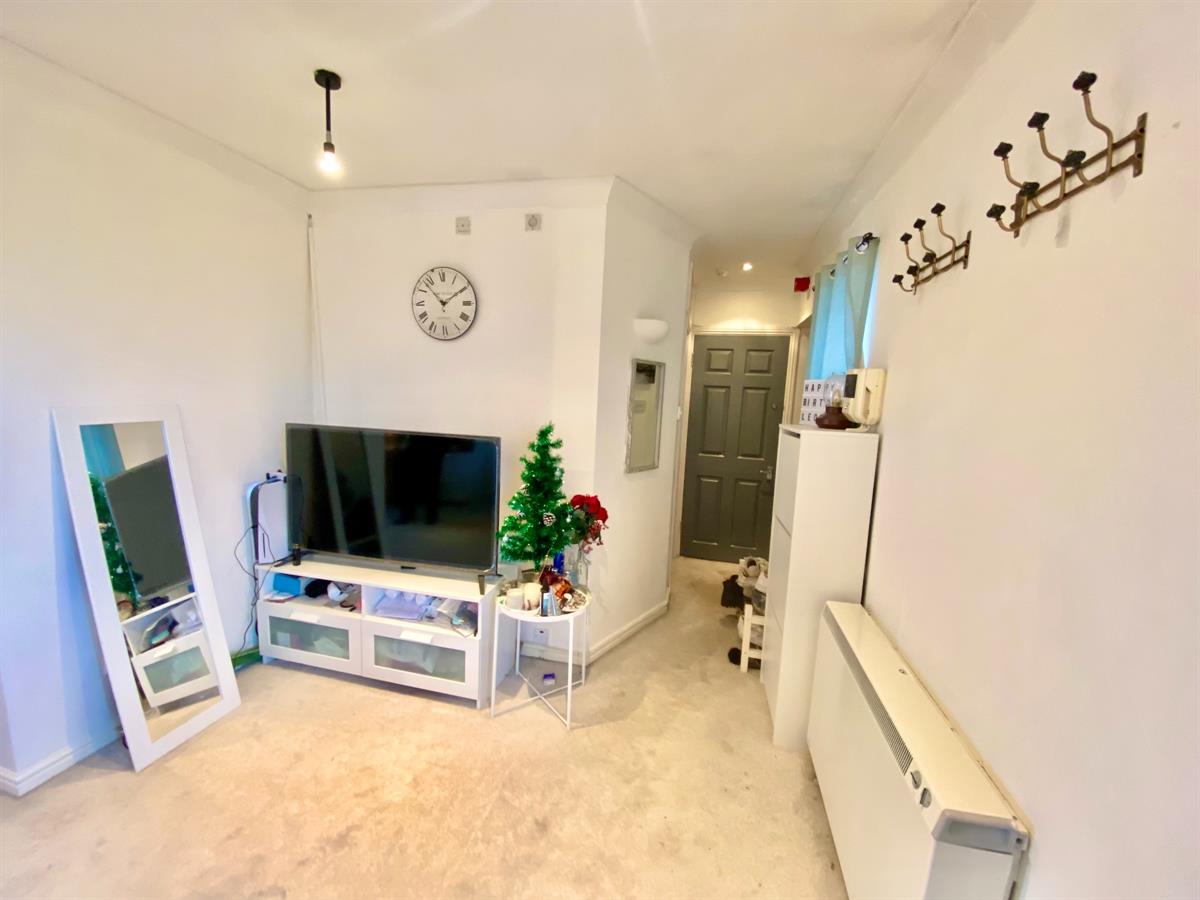 Flat Robina Close in Greater London