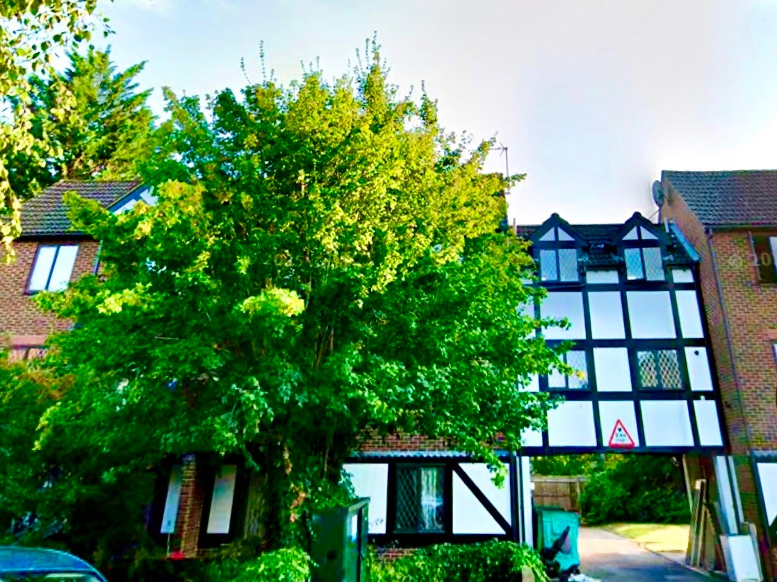 Flat Robina Close in Greater London