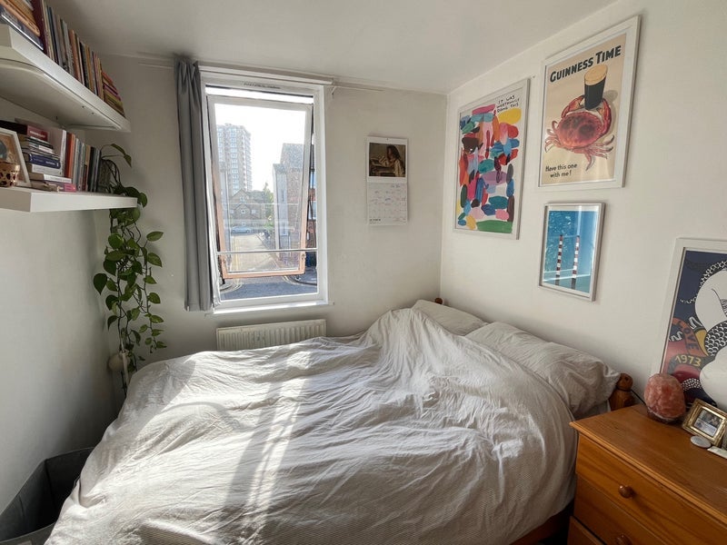 Room Grand Union Crescent in Greater London