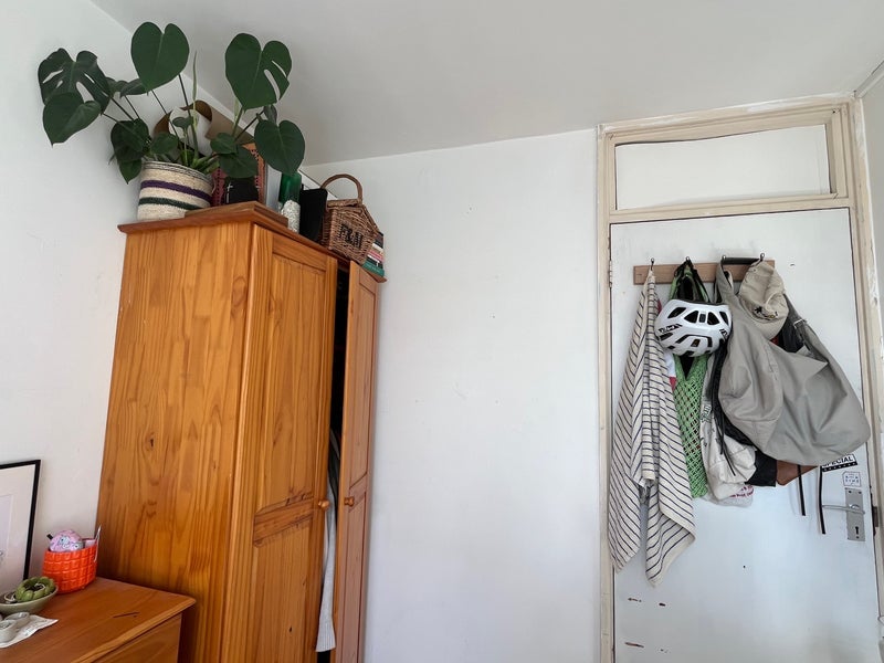 Room Grand Union Crescent in Greater London