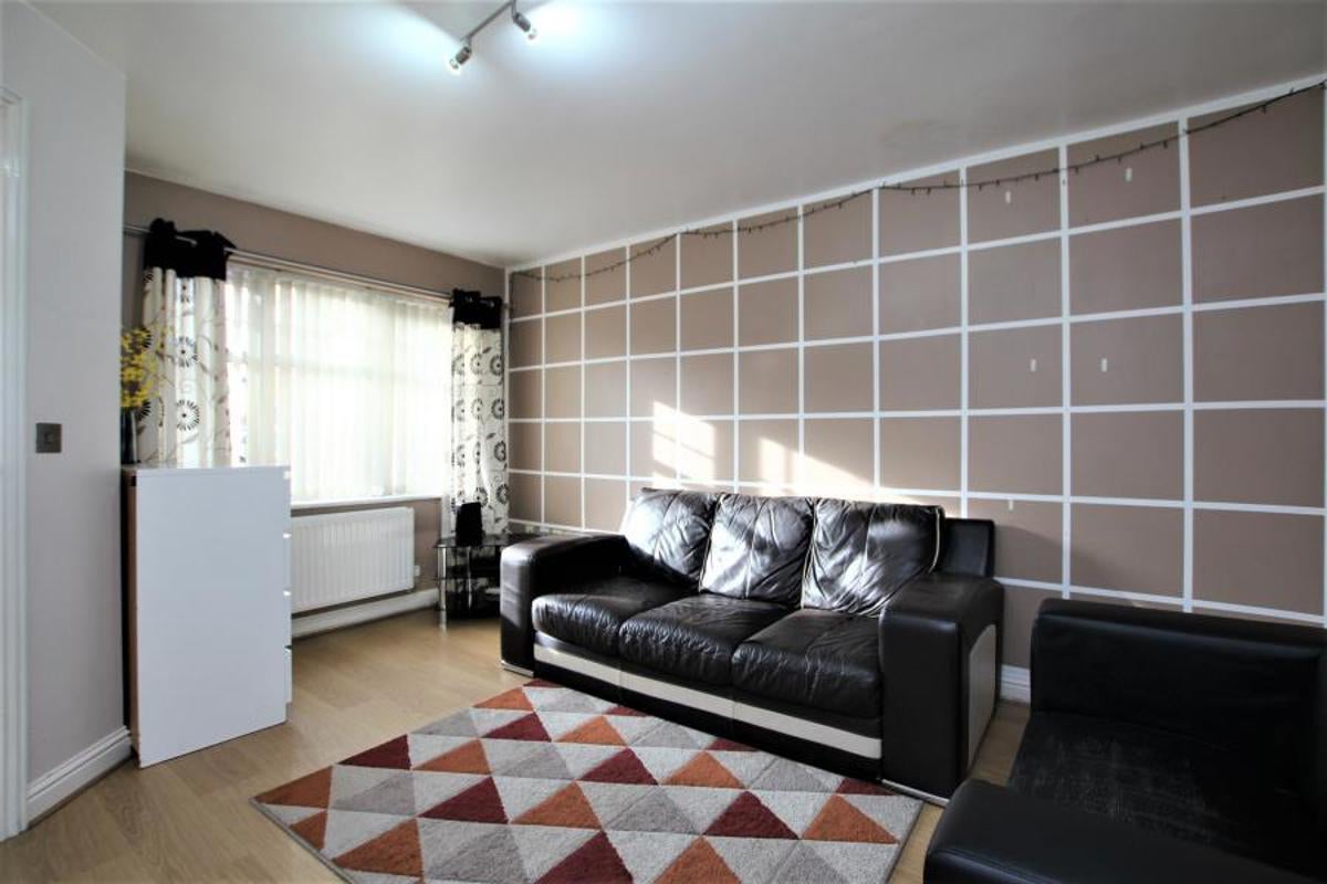 House Crystal Way in Bradley Stoke