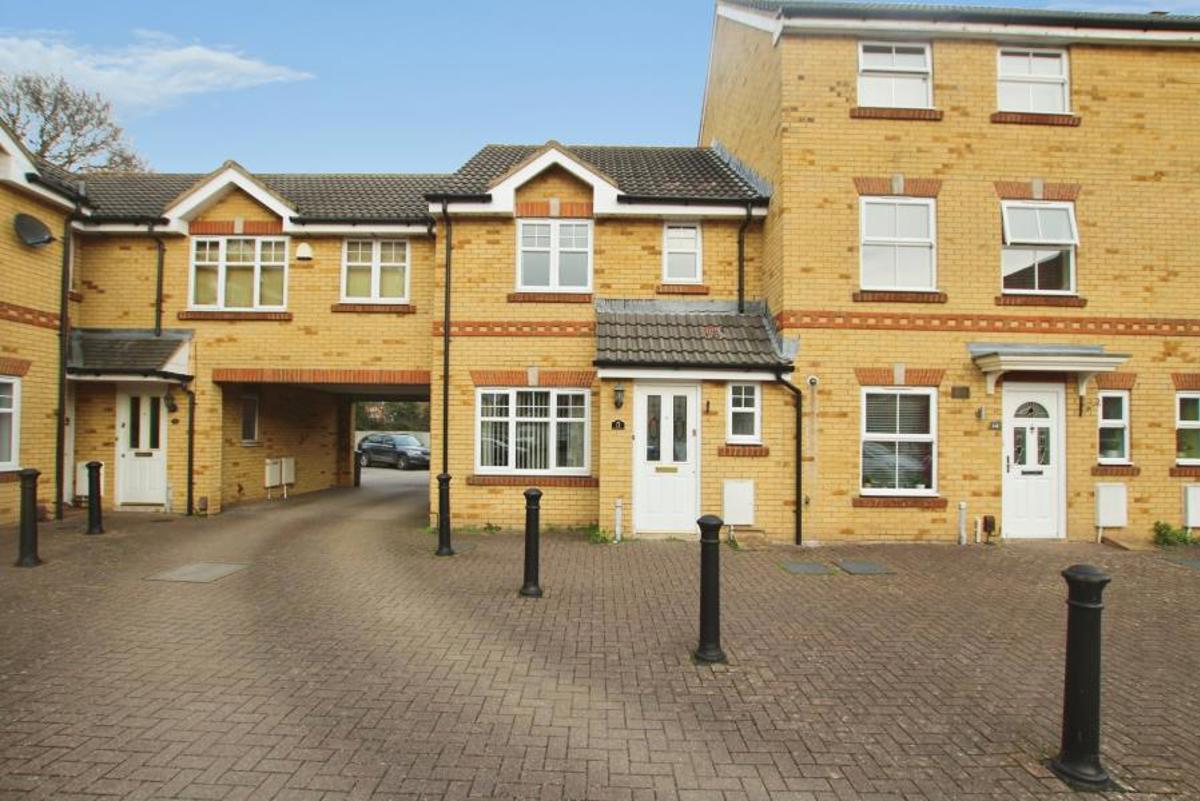 House Crystal Way in Bradley Stoke