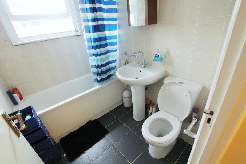 Room Clarendon Street in City of Westminster
