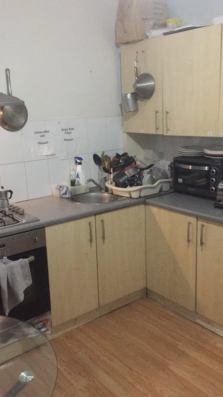 Room Waghorn Road in Greater London