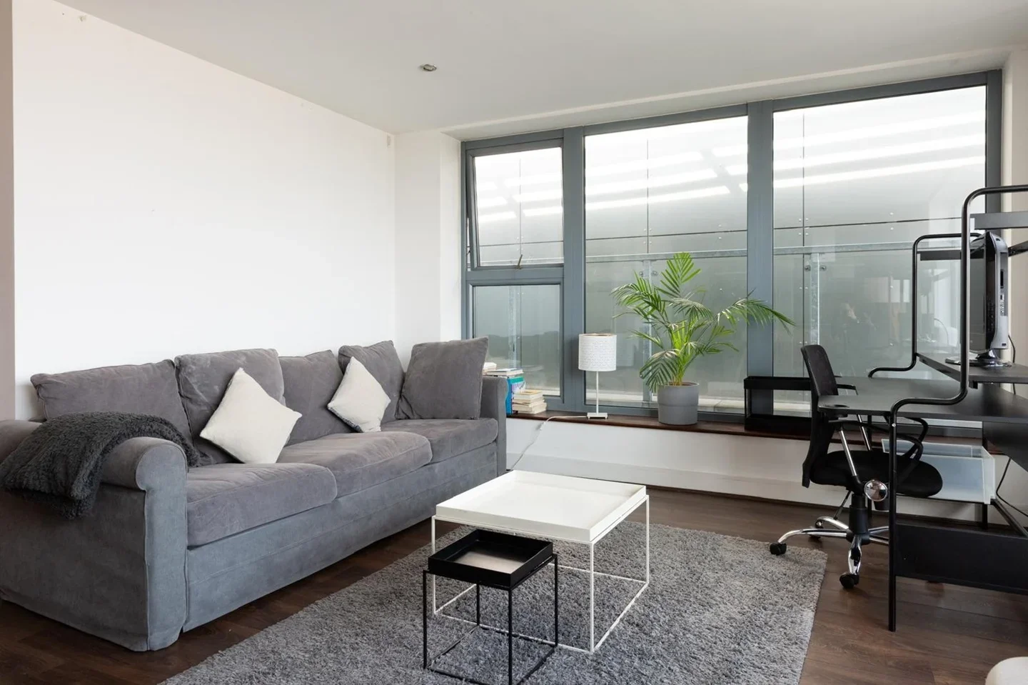 Flat Plumbers Row in Greater London