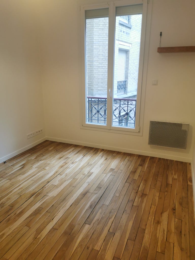 Appartement Rue du Mont Cenis à Paris