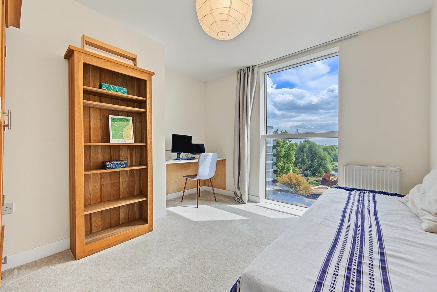 Flat Goodchild Road in Greater London