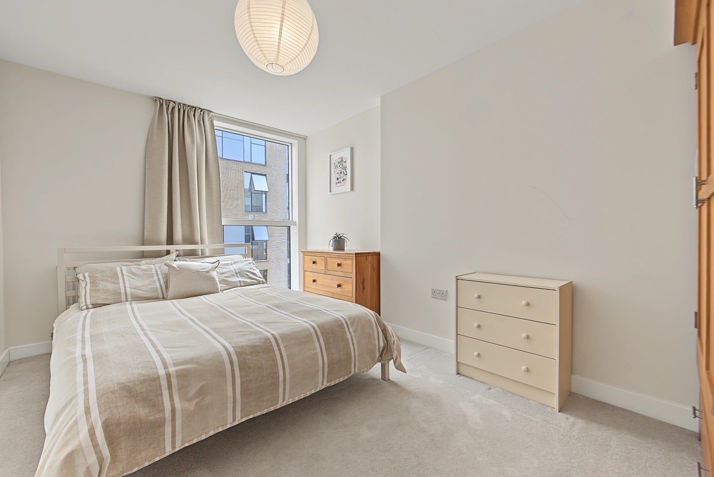 Flat Goodchild Road in Greater London