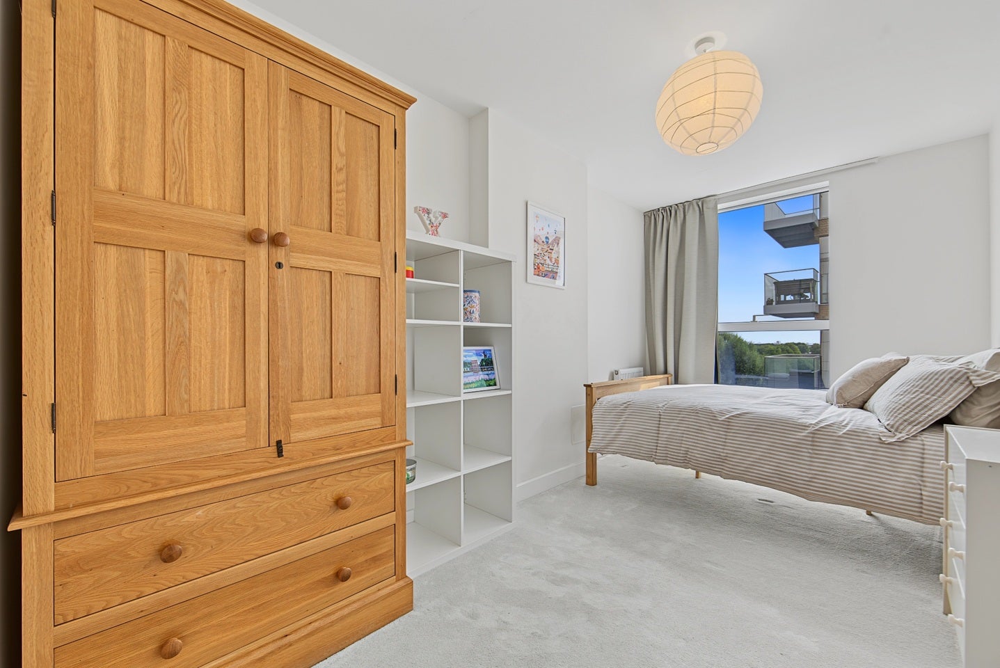 Flat Goodchild Road in Greater London
