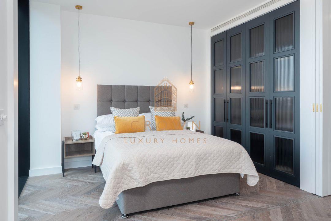 Flat Pennington Quay Walk in Greater London