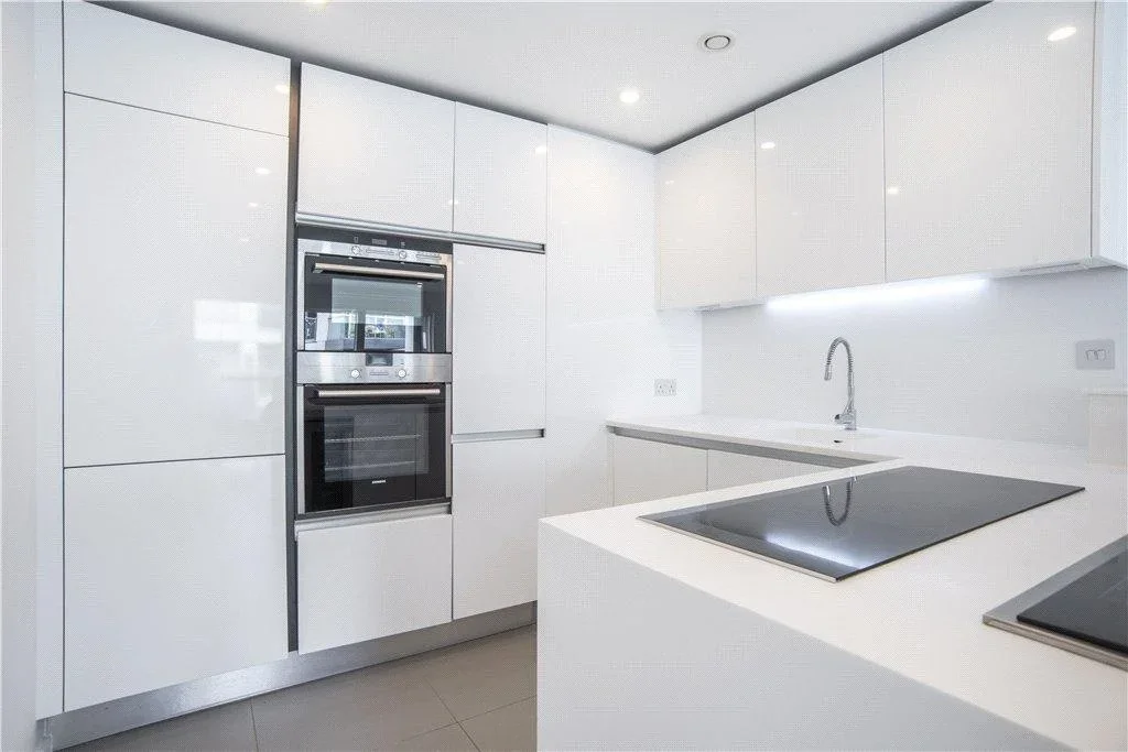 Flat Dance Square in Greater London