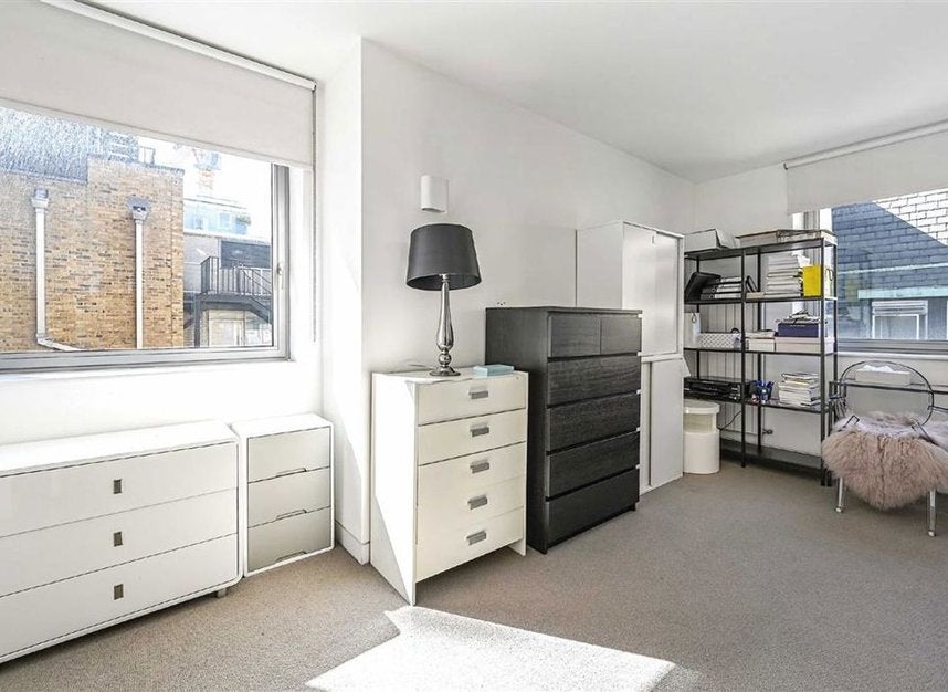 Flat Picton Place in City of Westminster
