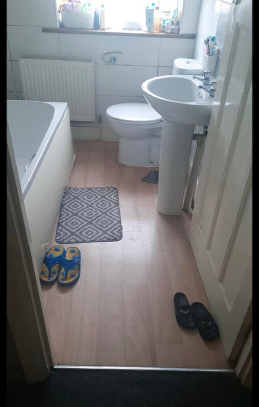 Room White Horse Road in Greater London