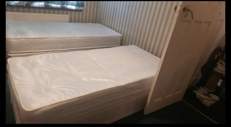 Room White Horse Road in Greater London