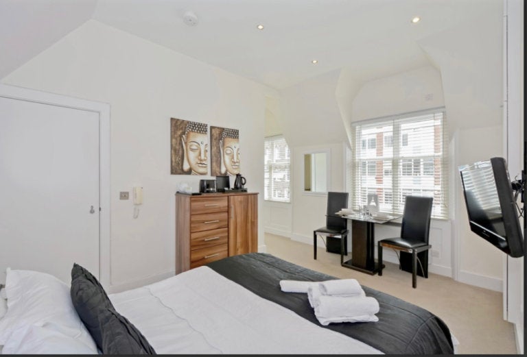 Flat Lower Belgrave Street in City of Westminster
