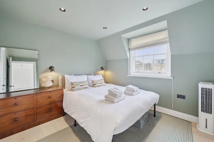 Flat Pembroke Road in Greater London
