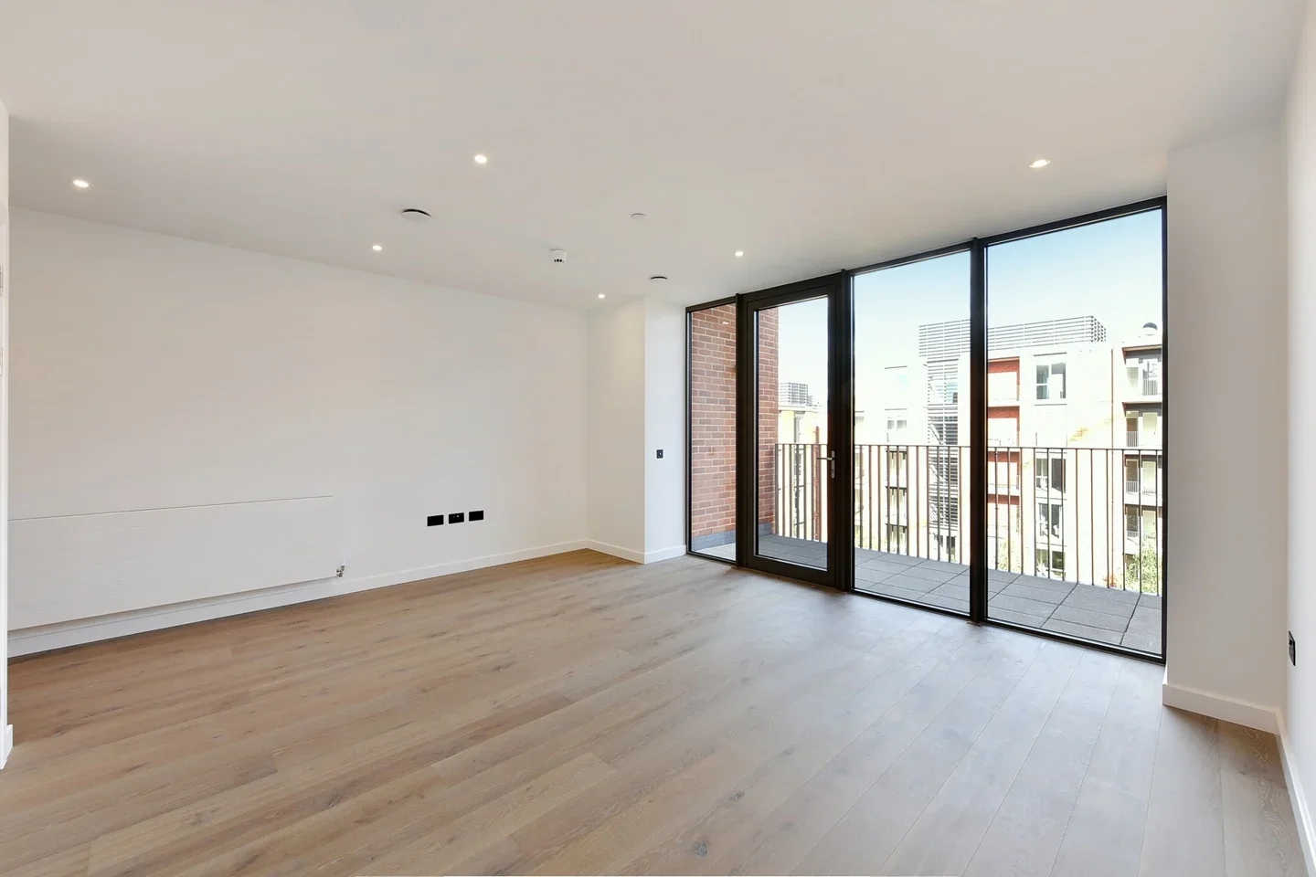Flat Linver Road in Greater London