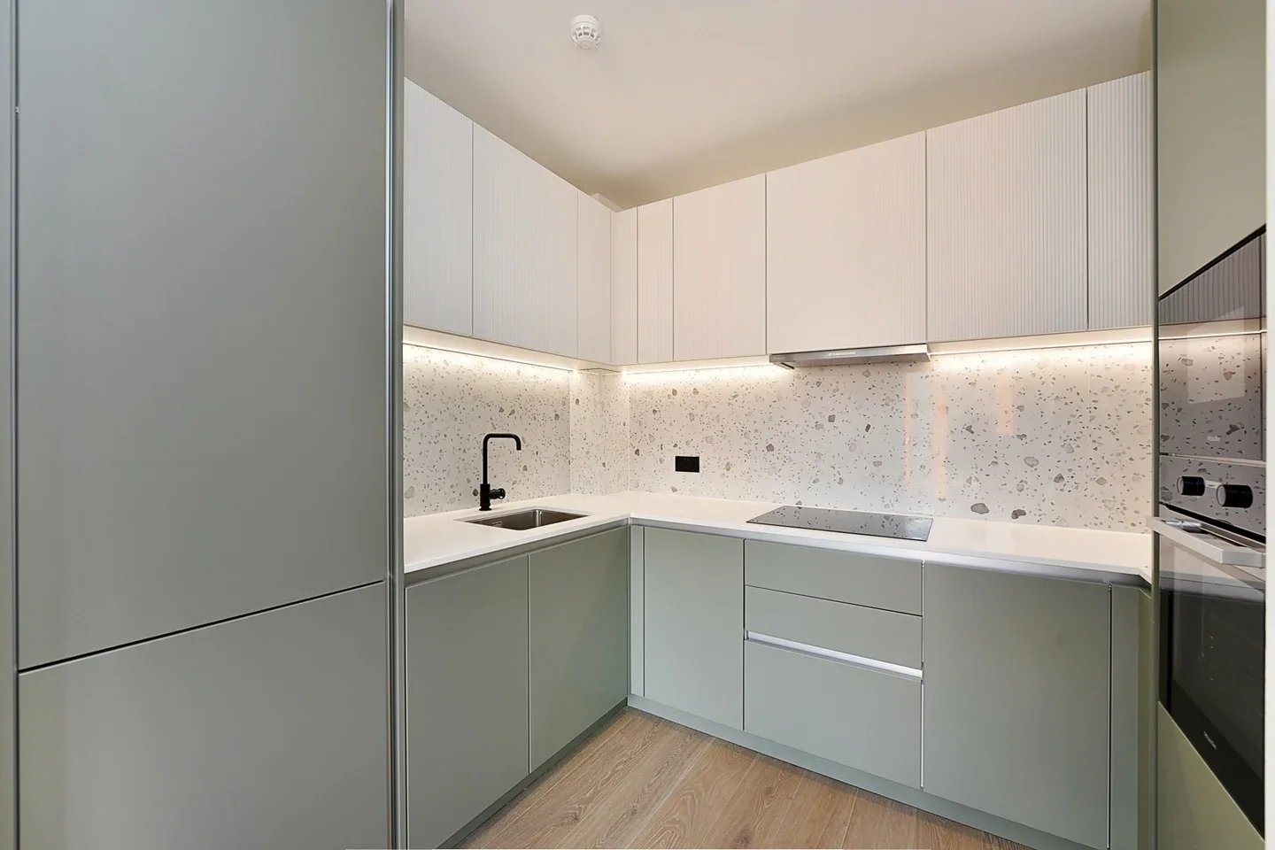 Flat Linver Road in Greater London