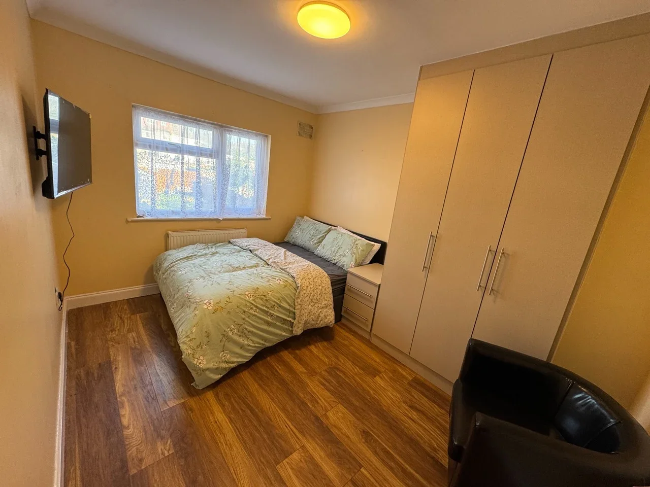 Room Stayton Road in Greater London