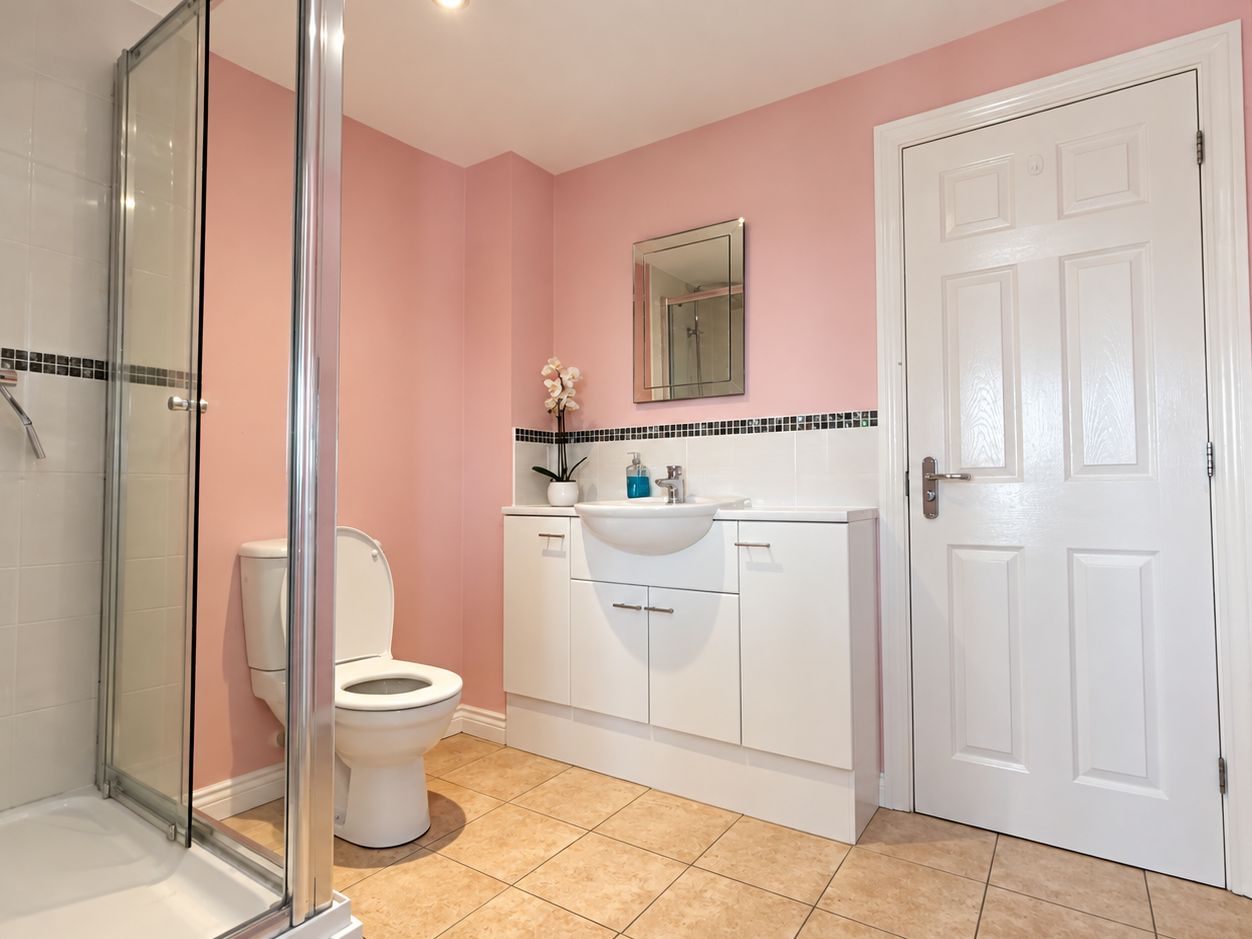 Room Wood Mead in Stoke Gifford