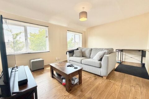 Flat Stratfield Road in Basingstoke and Deane