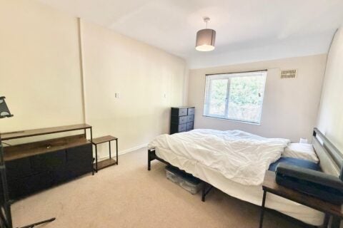 Flat Stratfield Road in Basingstoke and Deane