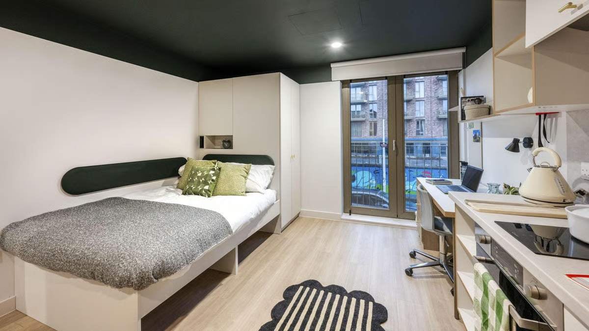 Room Lower Gilmore Place in City of Edinburgh