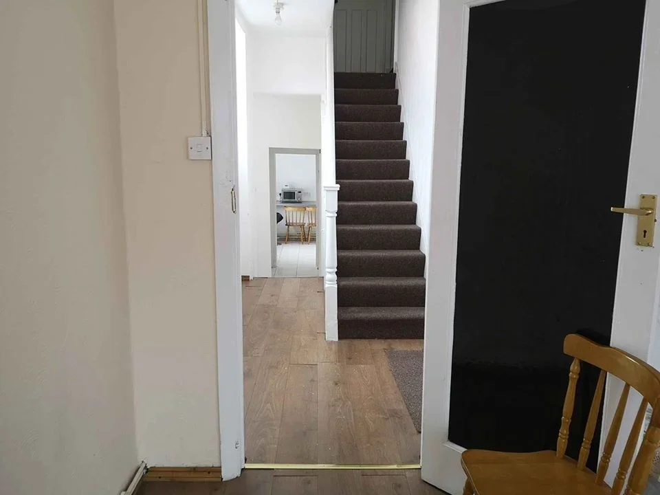 Flat Dunkeld Road in Greater London