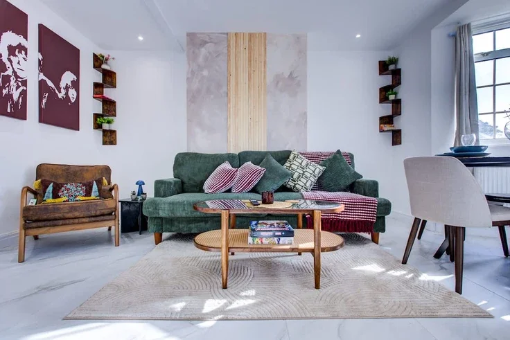 House Ayley Croft in Greater London