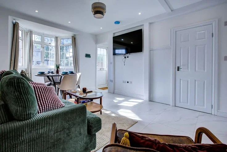 House Ayley Croft in Greater London