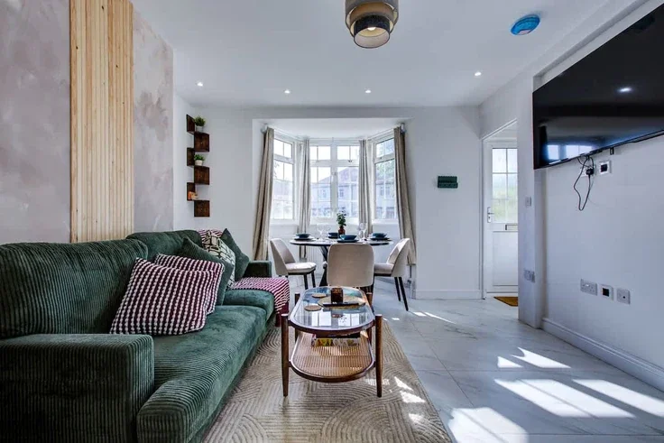 House Ayley Croft in Greater London