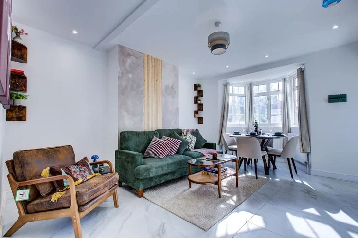 House Ayley Croft in Greater London