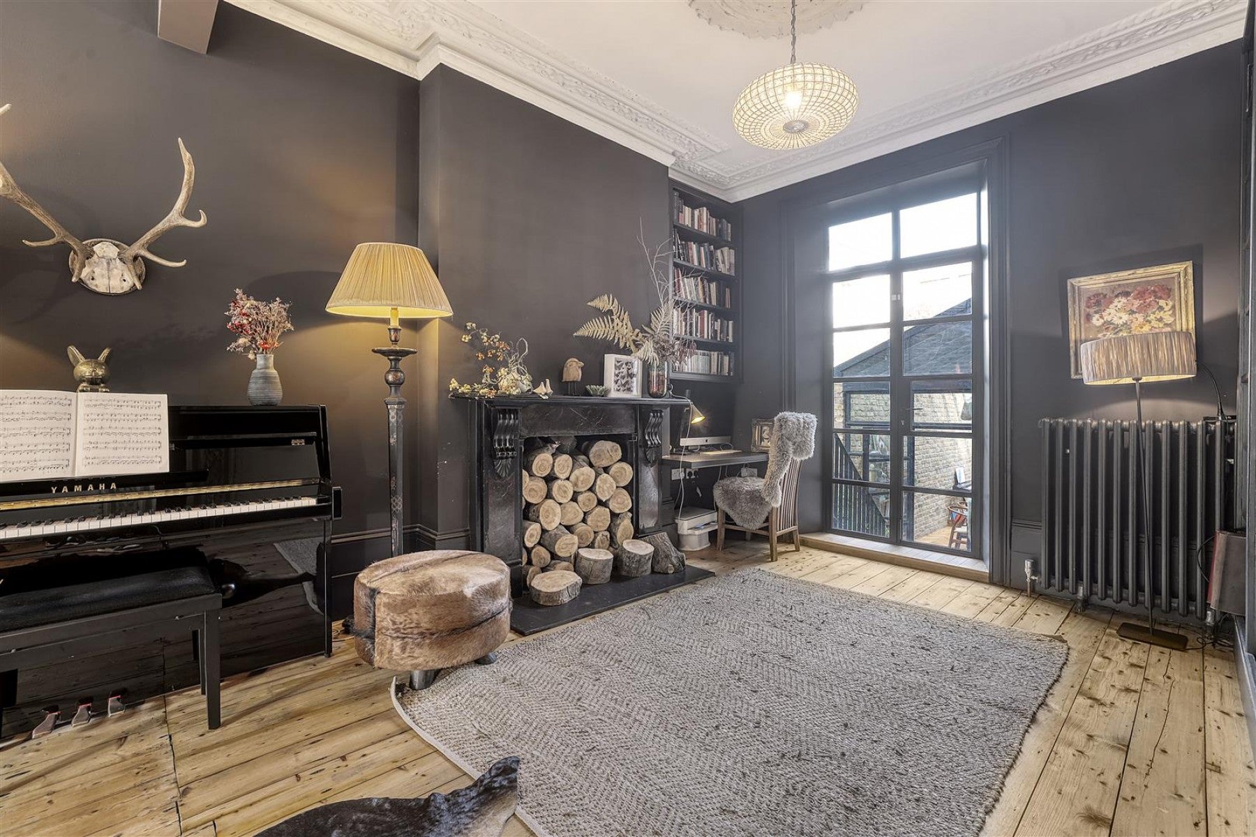 Flat Highbury Hill in Greater London