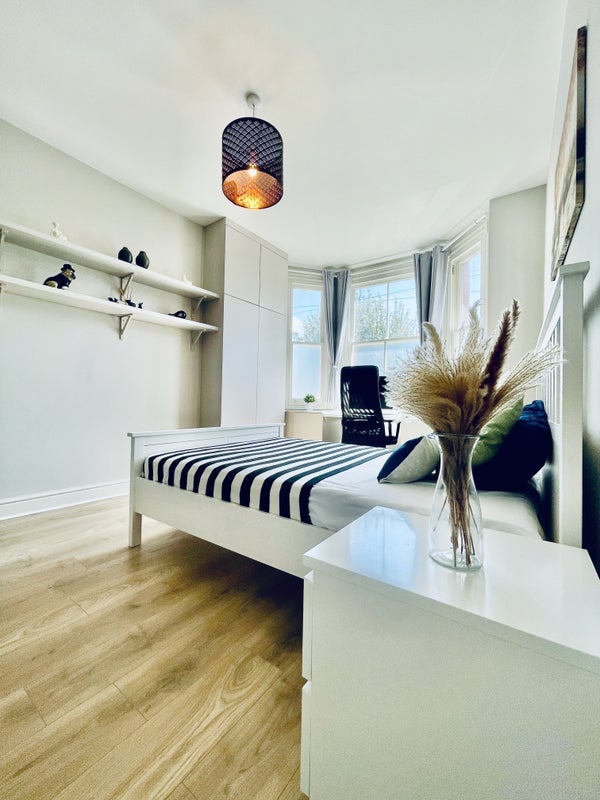 Room Bollo Bridge Road in Greater London