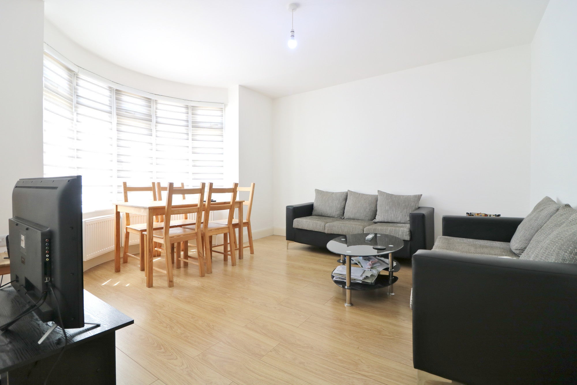 Flat Taylor's Green in Greater London