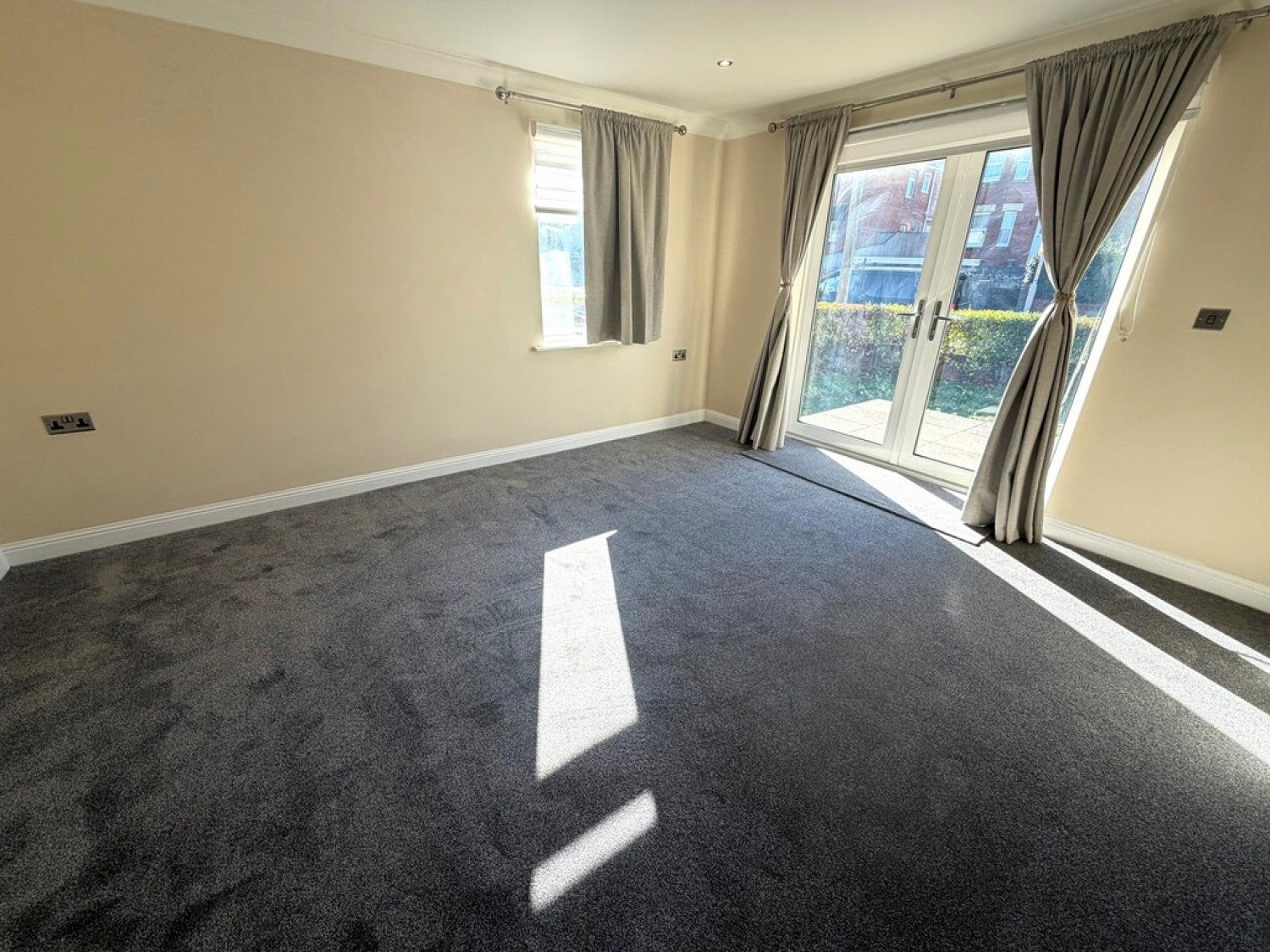 Flat Linthorpe Road in Poole