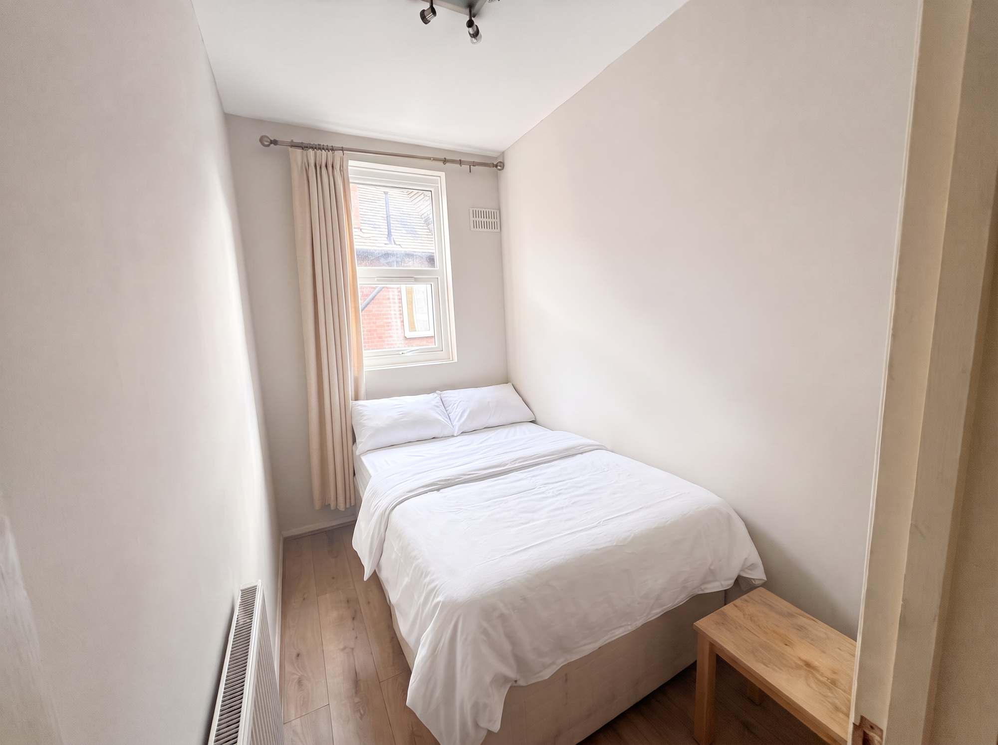 Flat Aldrington Road in Greater London