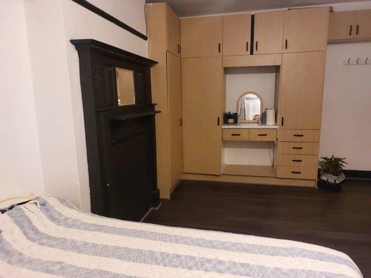 Room Burlington Road in Greater London