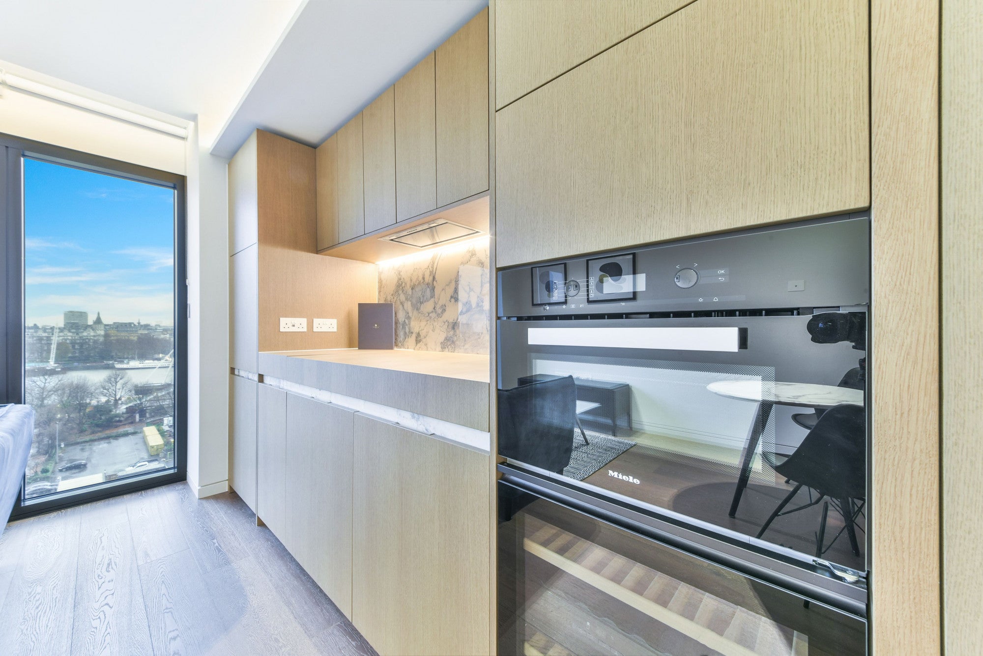 Flat Greenham Close in Greater London