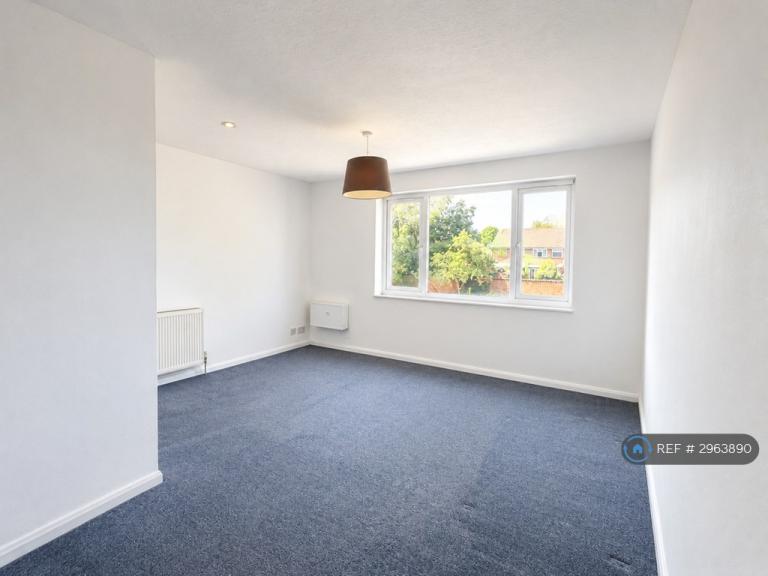 House Aplin Way in Greater London