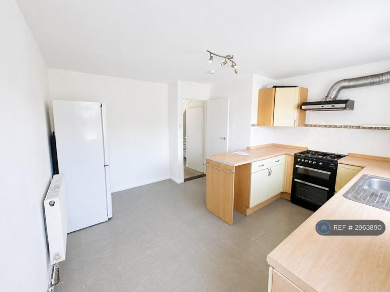 House Aplin Way in Greater London